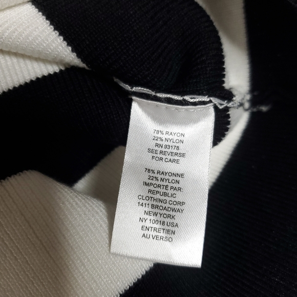 Truth By Republic Womens V Neck Sweater Size M Striped Monochrome Chic Casual - Picture 10 of 10